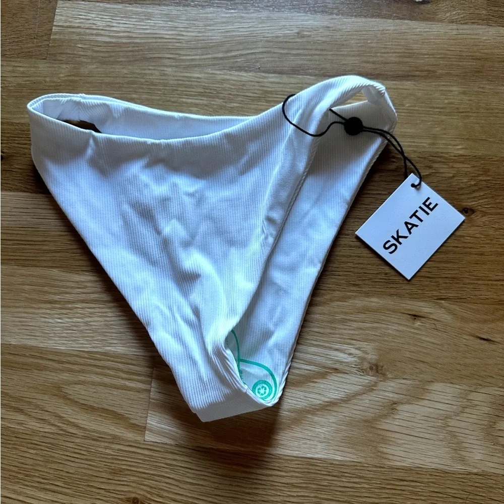 Skatie Kelly Bottom size S - Picture 1 of 2